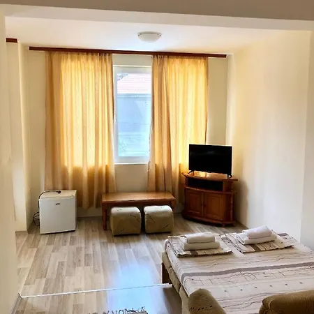 семеен авалон Casa de hóspedes Chernomorets