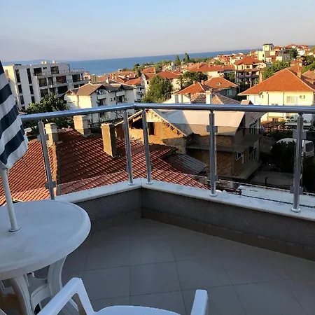 Casa de hóspedes семеен авалон