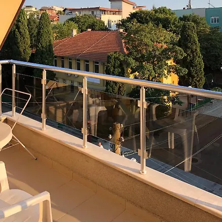 בית הארחה семеен авалон