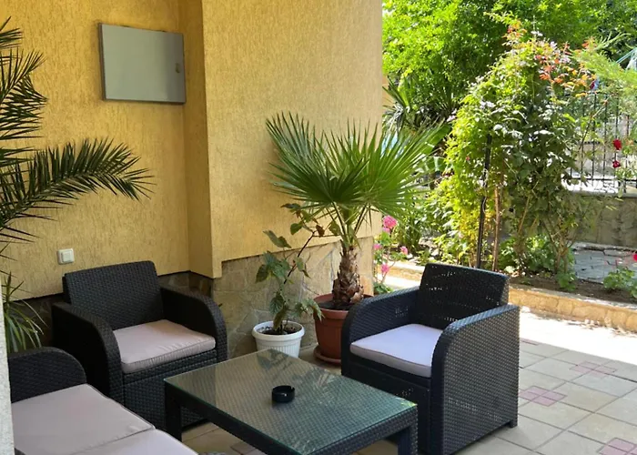 семеен авалон 招待所 3*