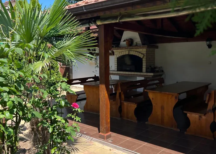 招待所 семеен авалон 3*