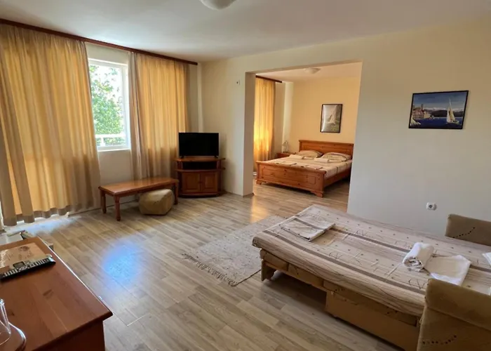 招待所 семеен авалон 切尔诺莫雷茨