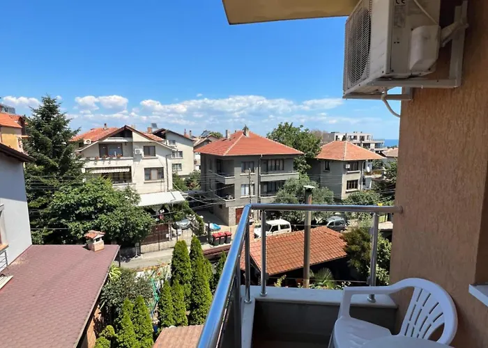 семеен авалон 招待所 3*