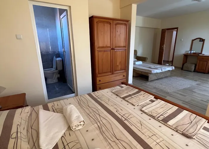 招待所 семеен авалон 3*